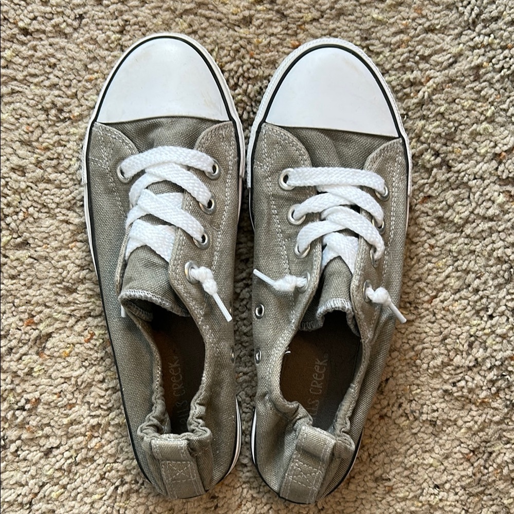 Falls Creek Sandy Gray and White Sneakers Classic Design